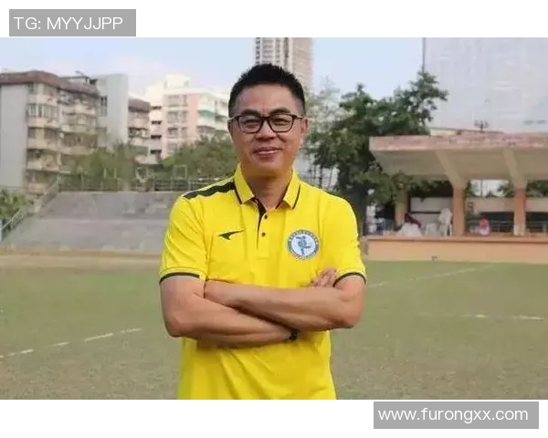 《足球传奇:从绿茵场到书页上的英雄故事与人生启示》