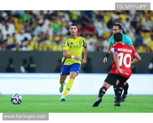 纵观绿茵场辉煌岁月细数历代当家球星的荣耀与传奇